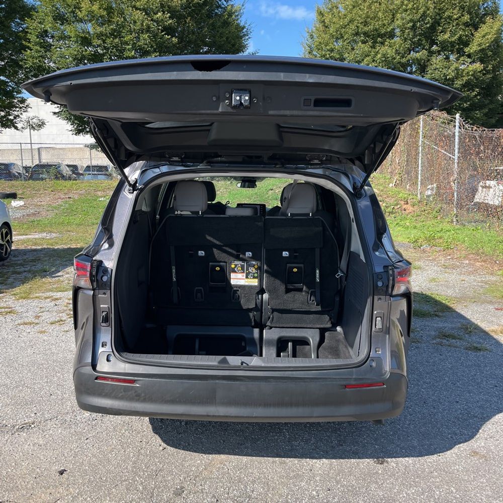 2024 Toyota Sienna Hyb LE