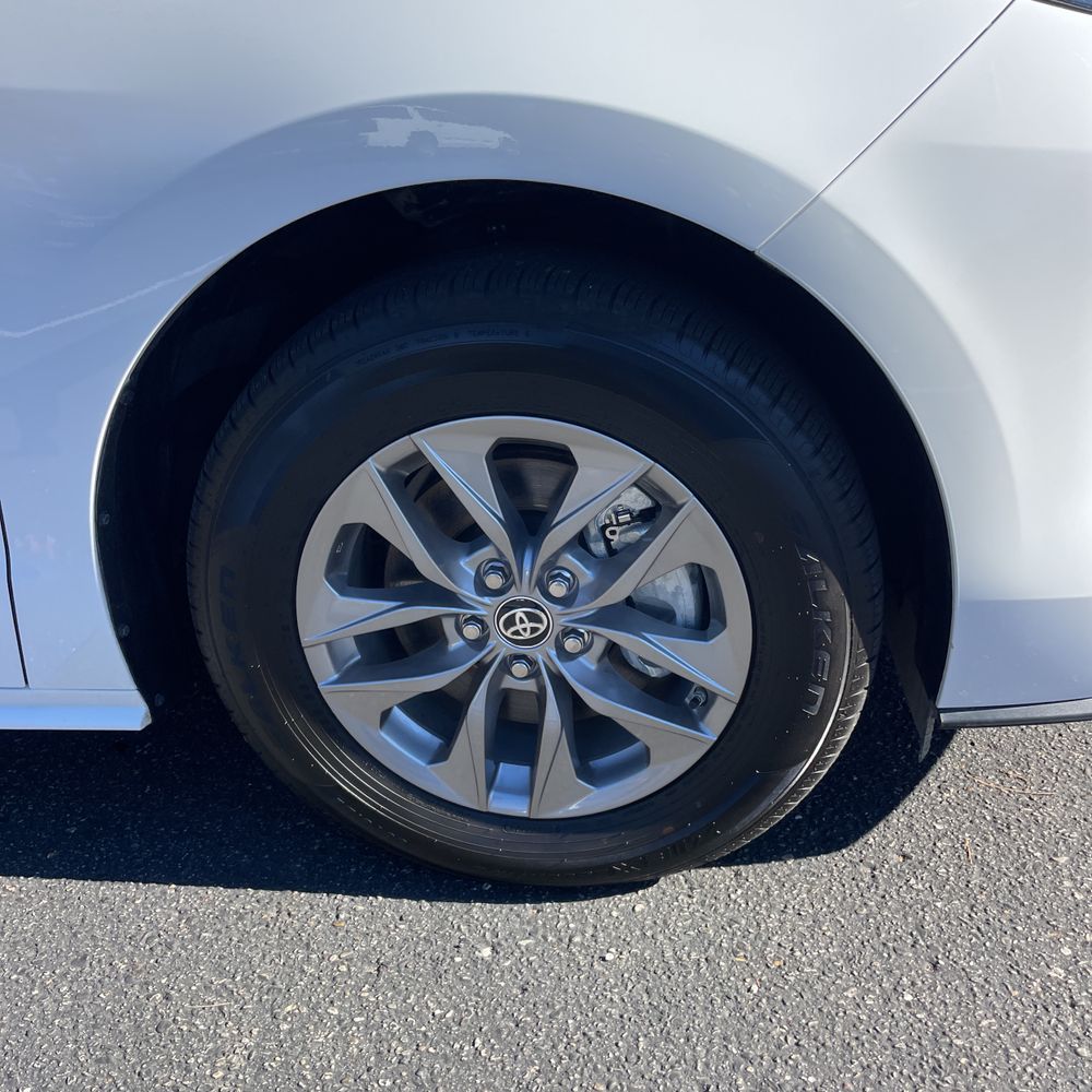 2025 Toyota Sienna LE 8-Passenger