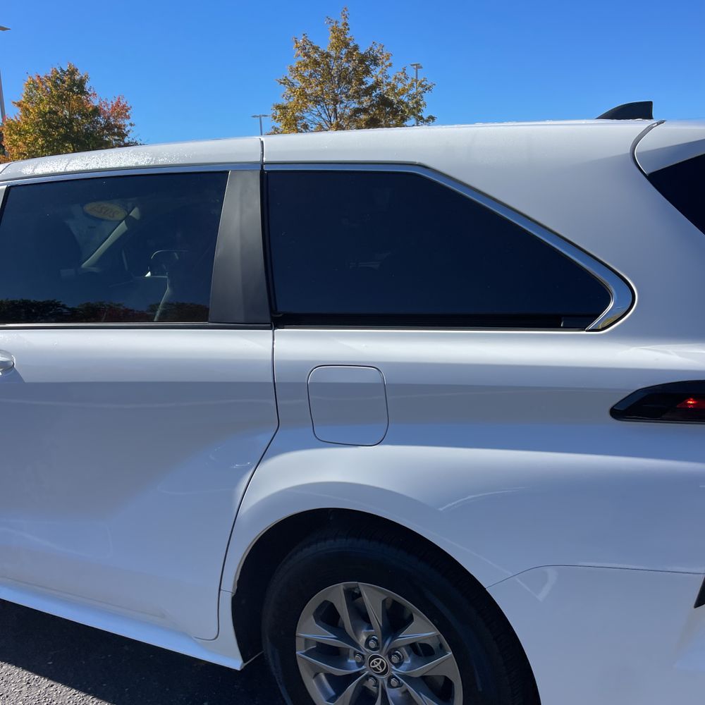 2025 Toyota Sienna LE 8-Passenger