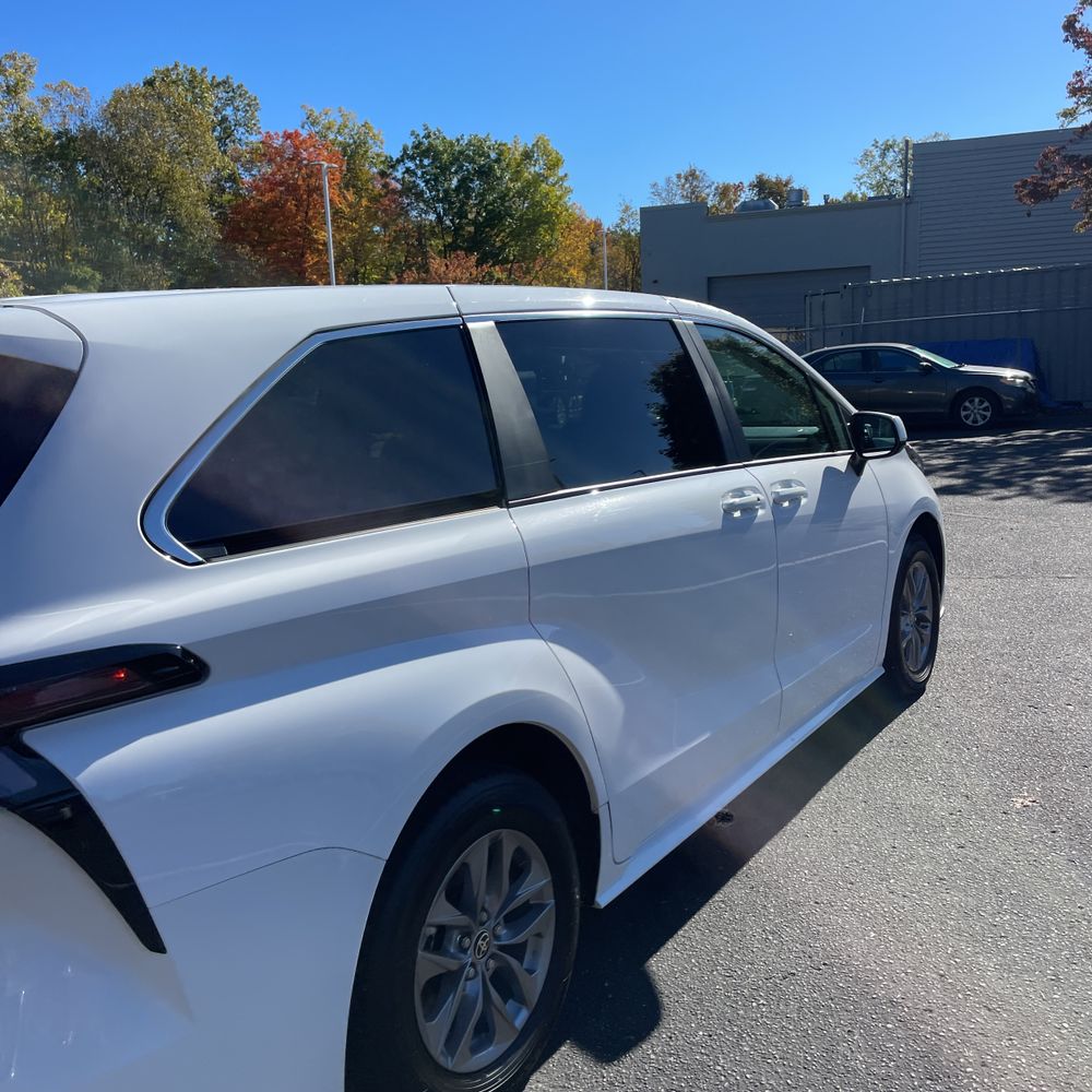 2025 Toyota Sienna LE 8-Passenger