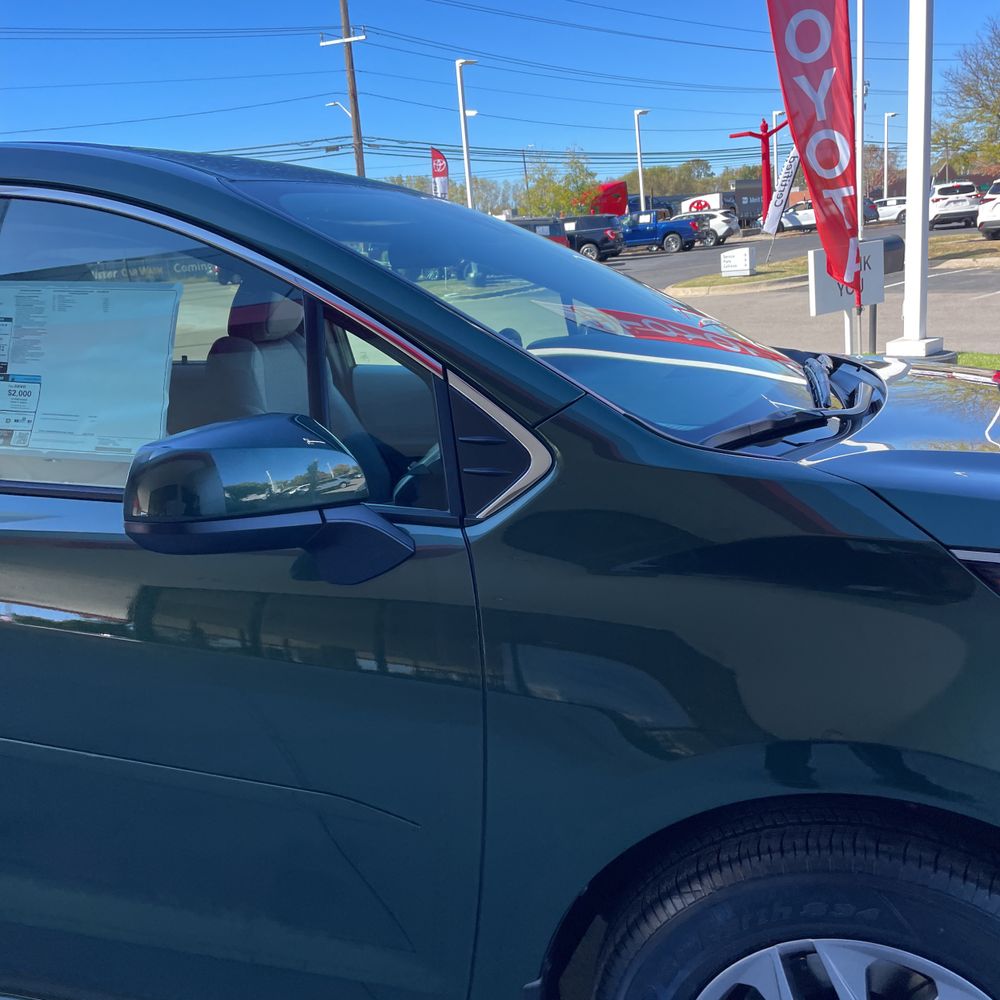 2025 Toyota Sienna LE 8-Passenger