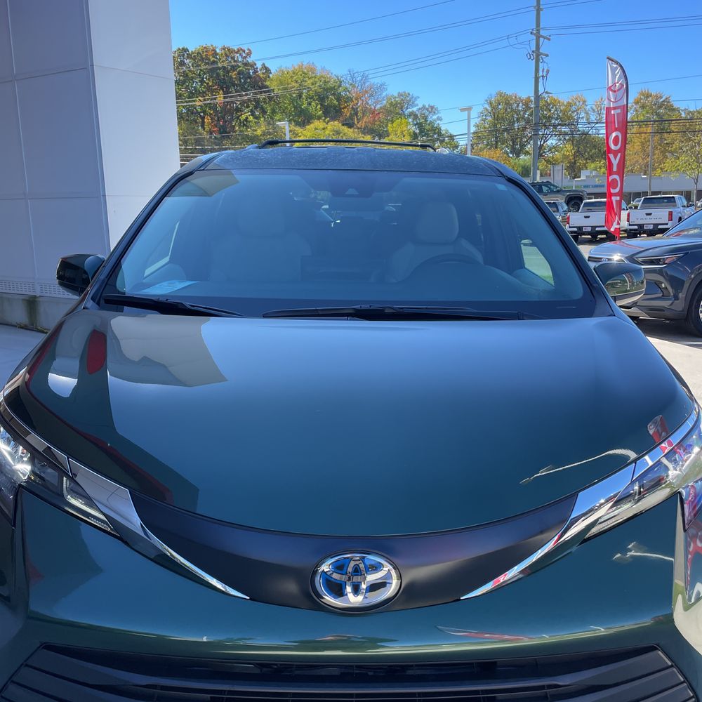 2025 Toyota Sienna LE 8-Passenger