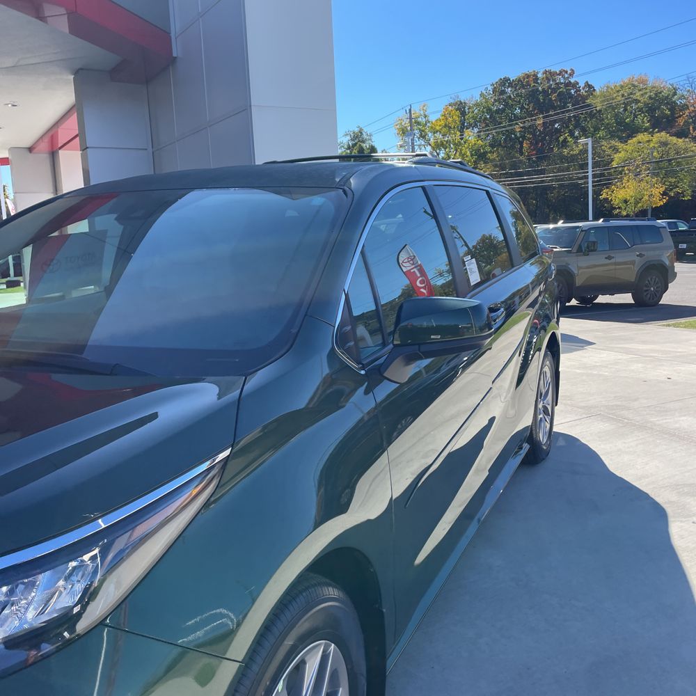 2025 Toyota Sienna LE 8-Passenger