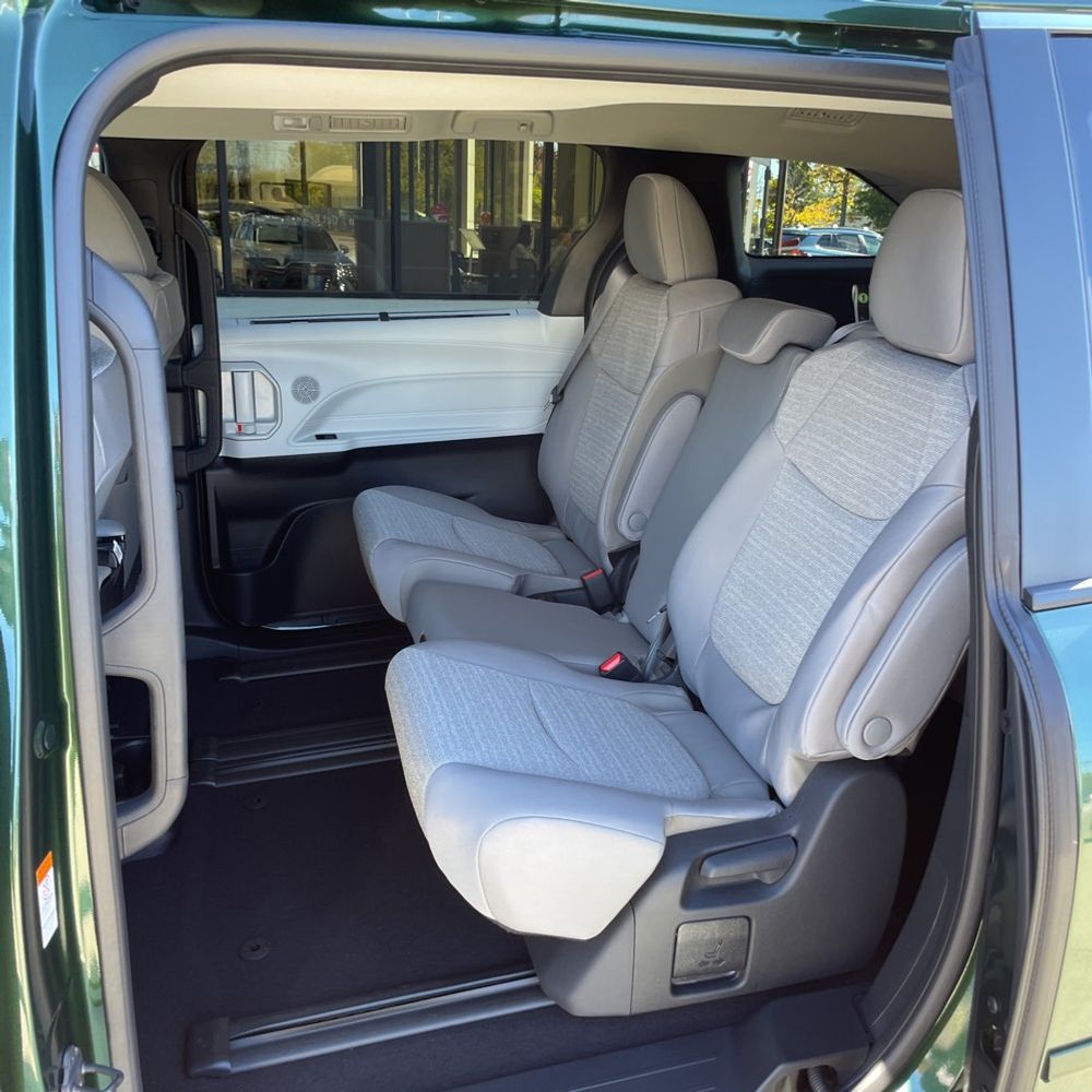 2025 Toyota Sienna LE 8-Passenger