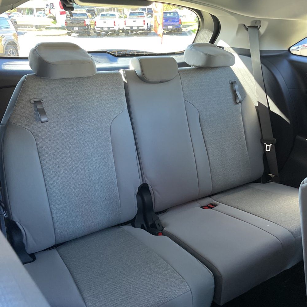 2025 Toyota Sienna LE 8-Passenger