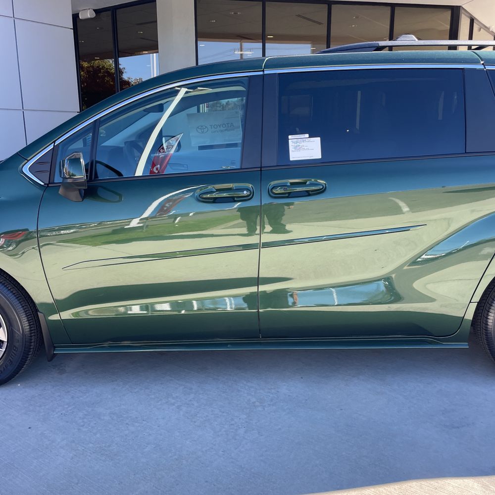 2025 Toyota Sienna LE 8-Passenger