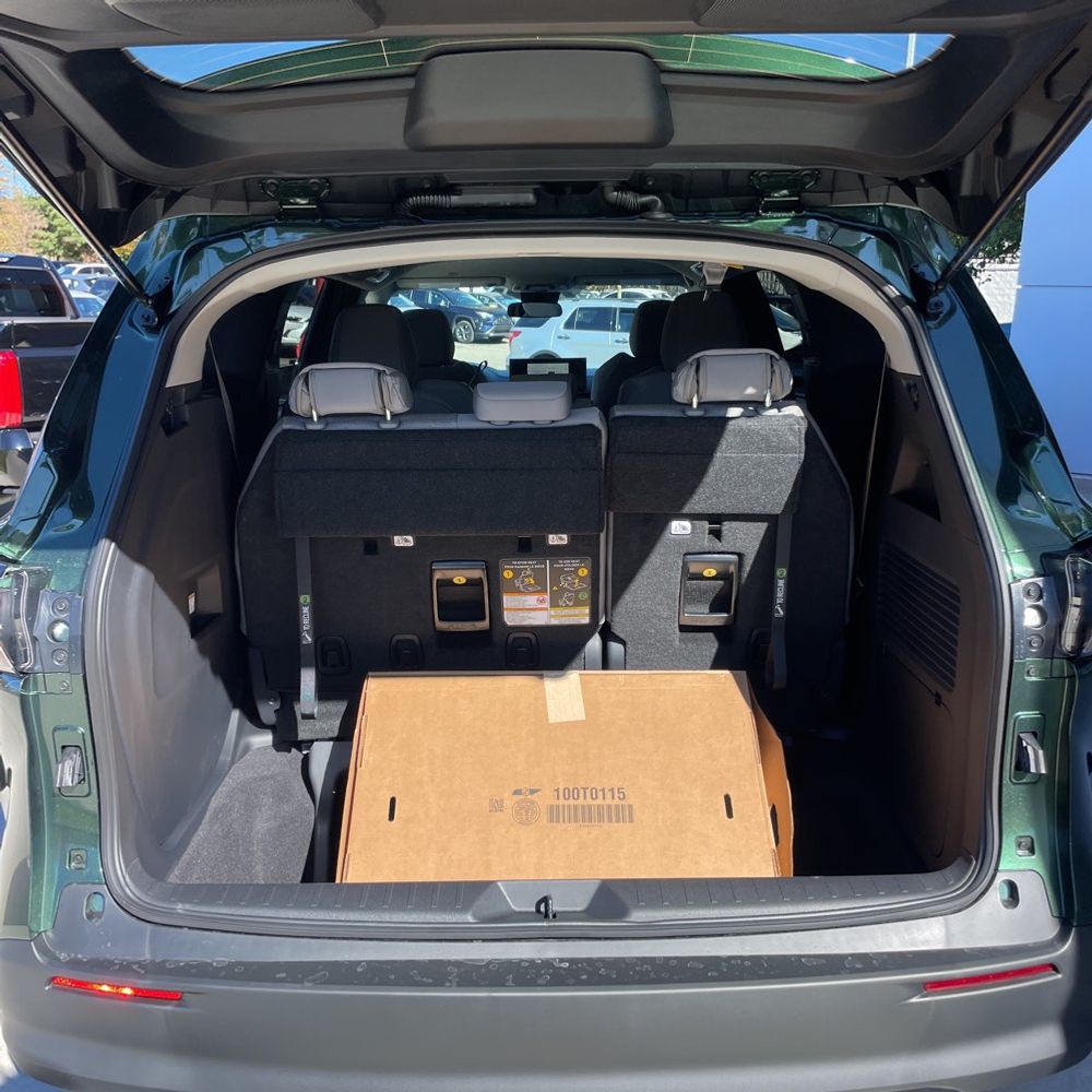 2025 Toyota Sienna LE 8-Passenger