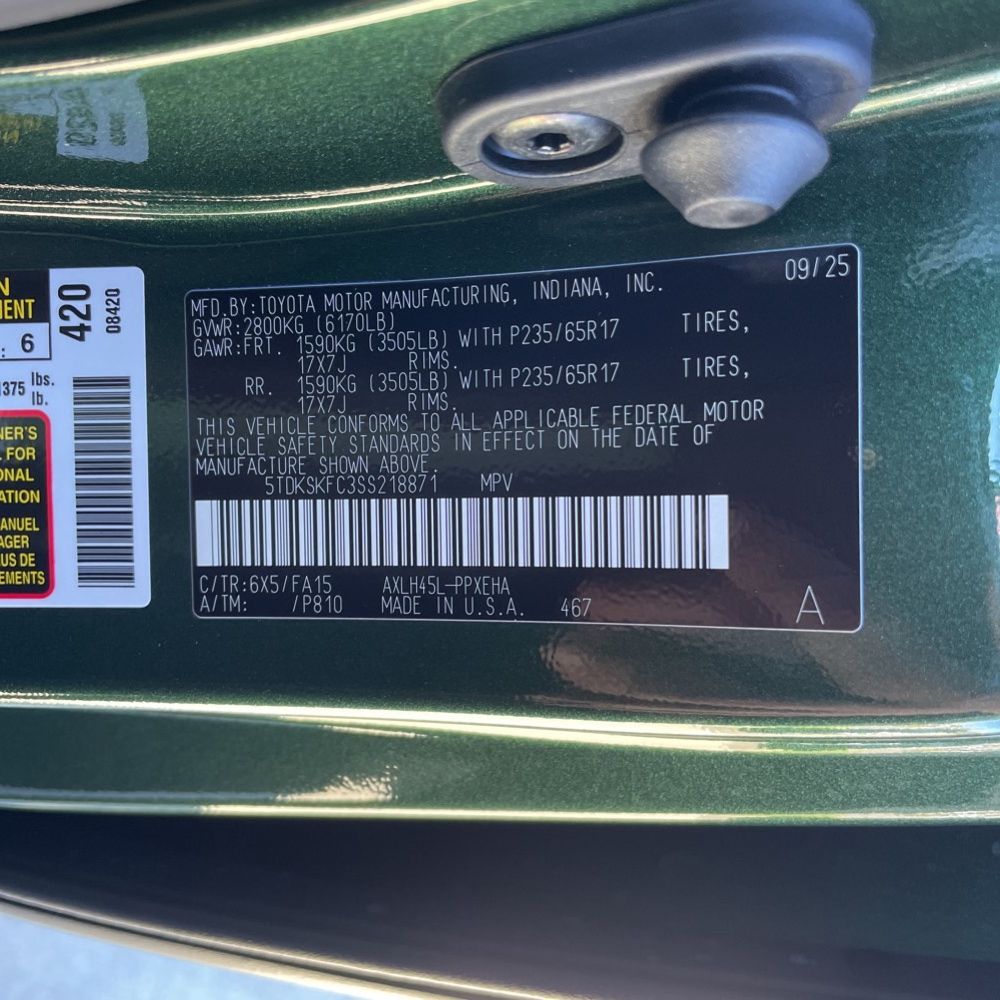 2025 Toyota Sienna LE 8-Passenger