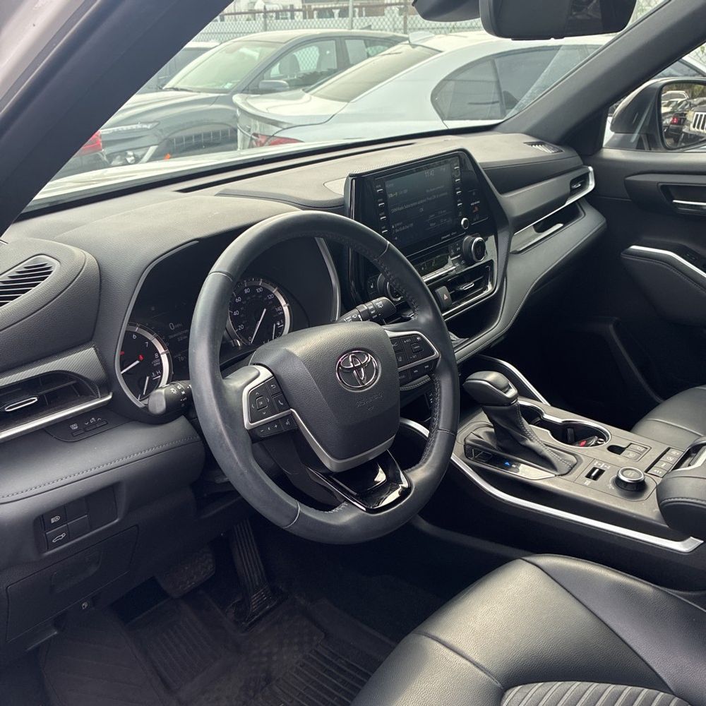 2022 Toyota Highlander XSE