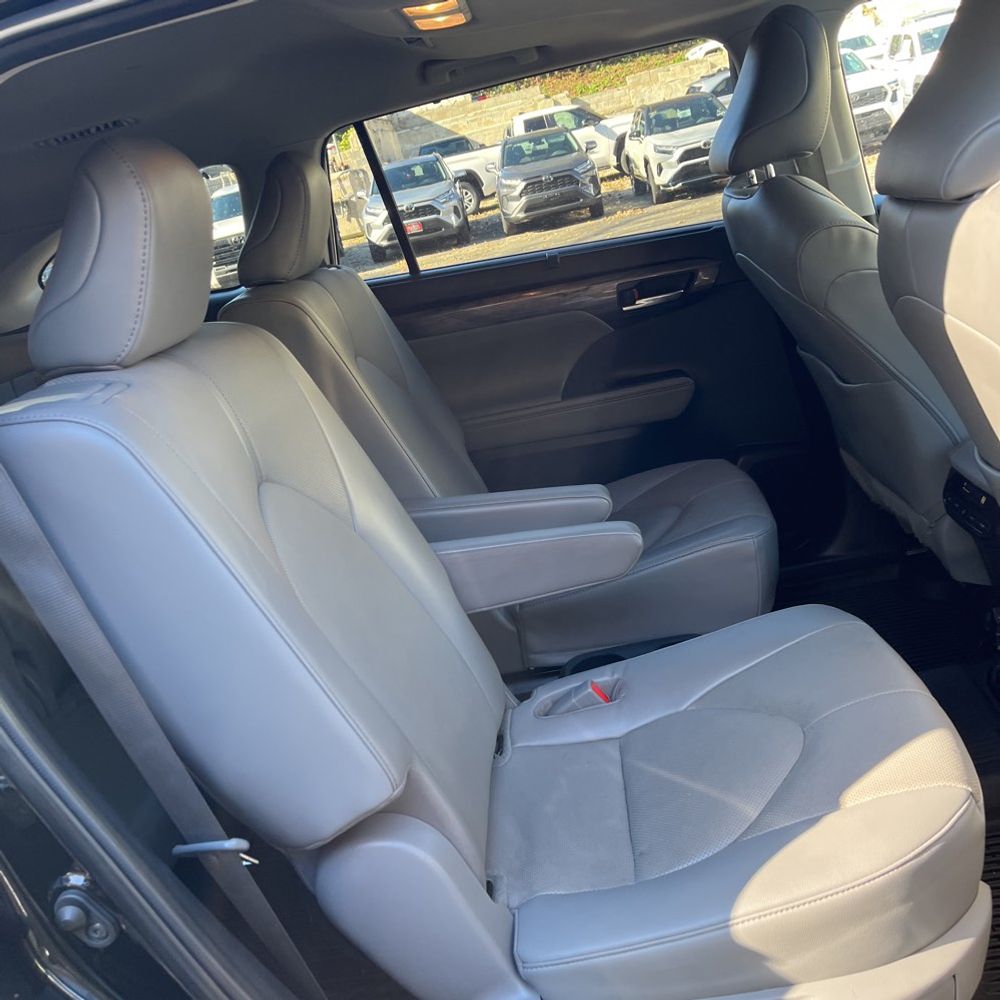 2023 Toyota Highlander Hybrid Limited