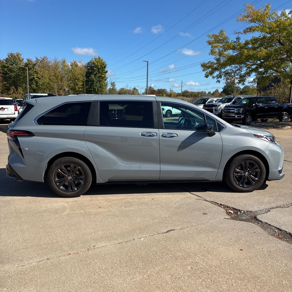 2024 Toyota Sienna XSE 7-Passenger