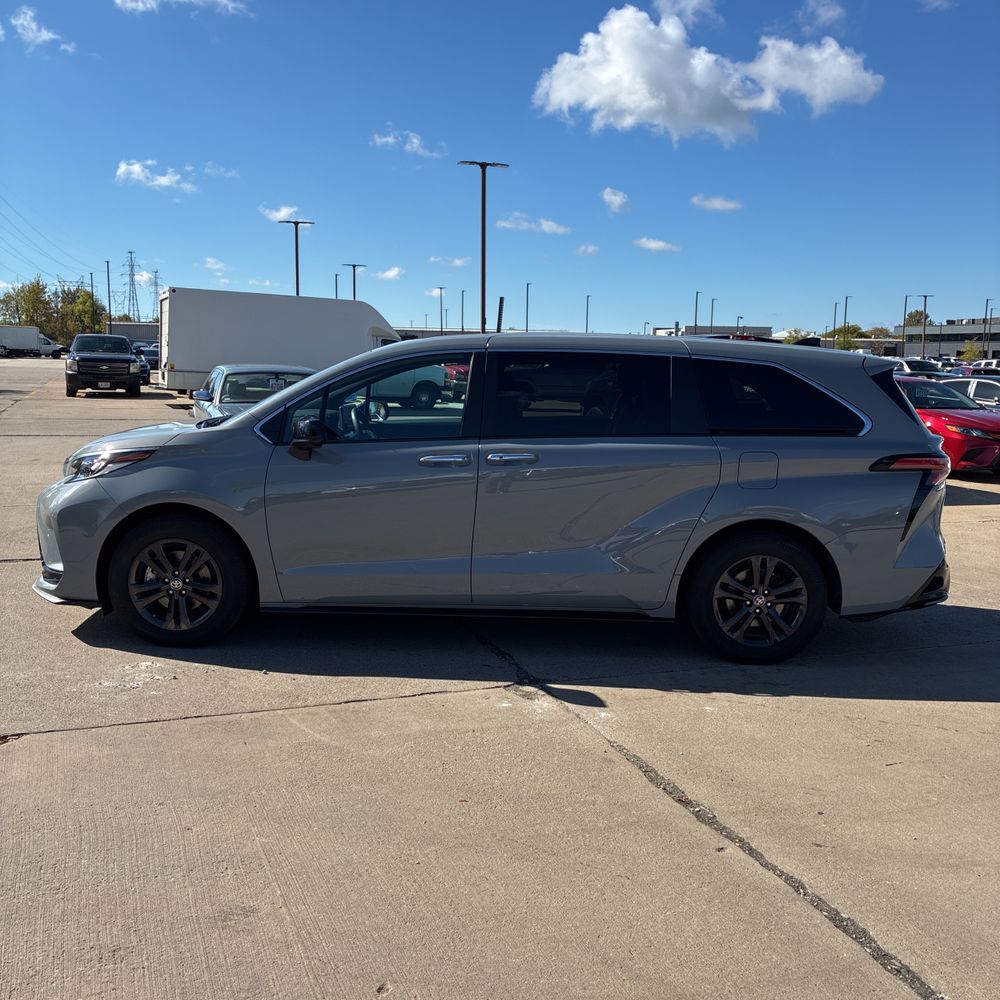 2024 Toyota Sienna XSE 7-Passenger