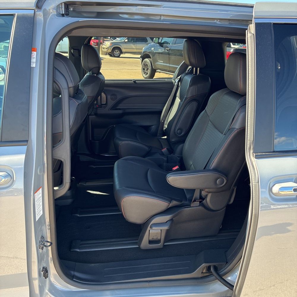 2024 Toyota Sienna XSE 7-Passenger