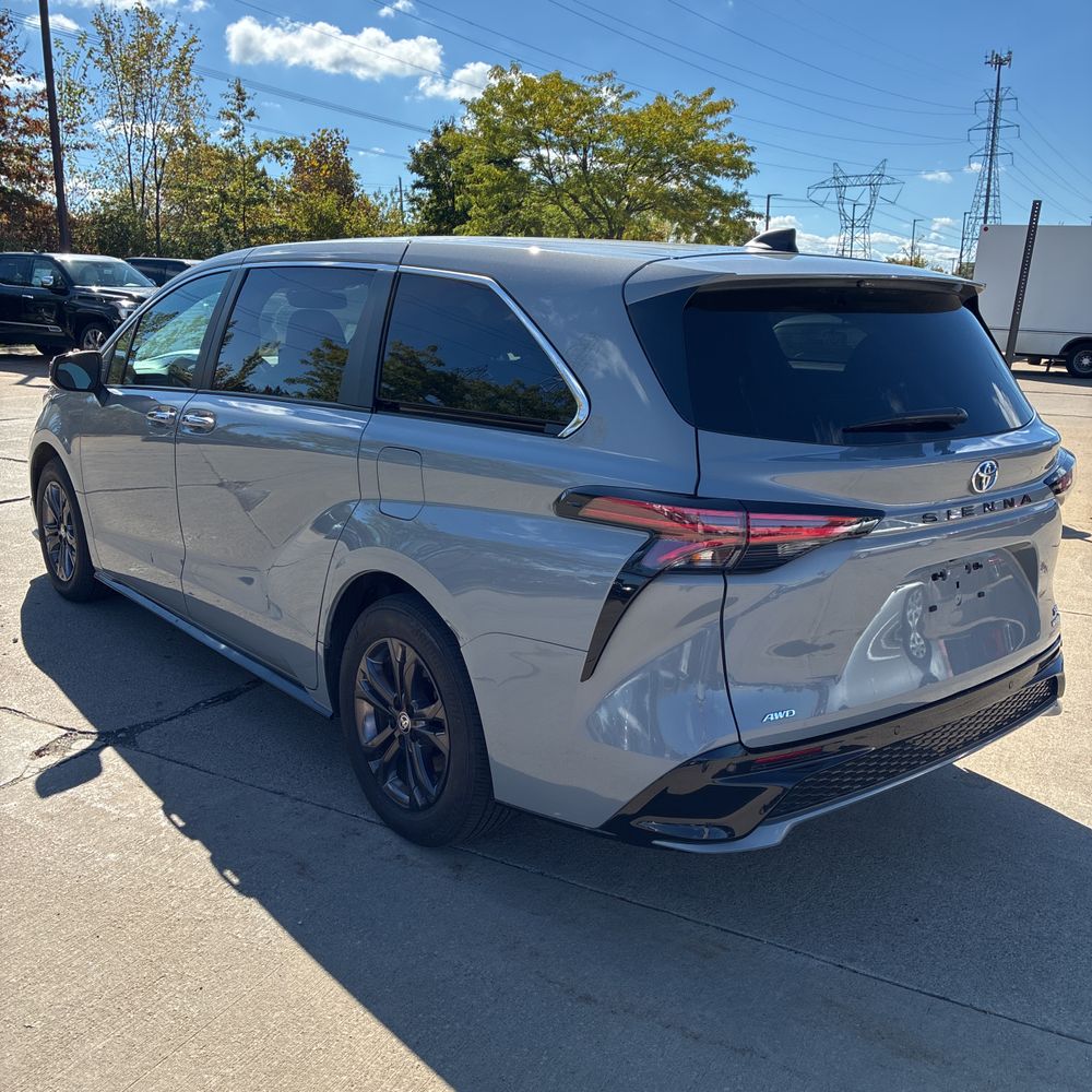 2024 Toyota Sienna XSE 7-Passenger