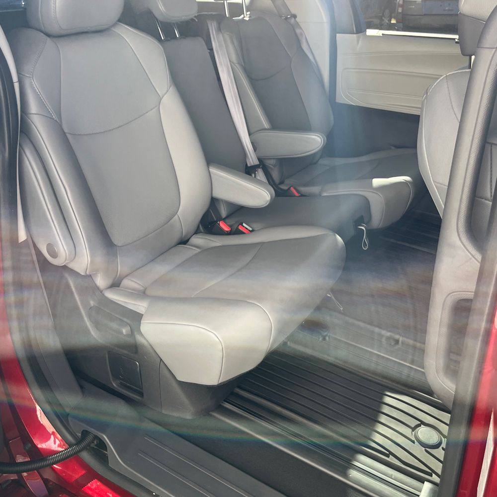 2022 Toyota Sienna XLE 8-Passenger