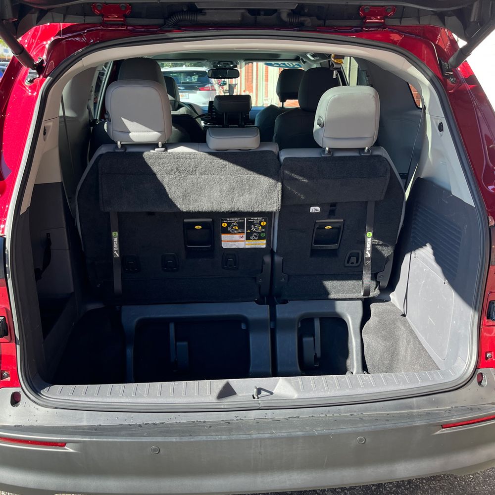 2022 Toyota Sienna XLE 8-Passenger