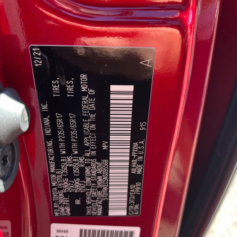 2022 Toyota Sienna XLE 8-Passenger
