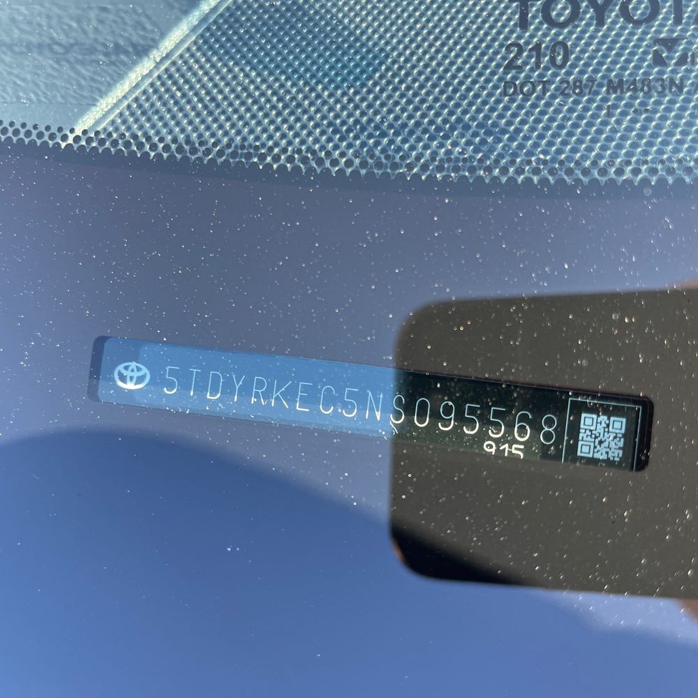 2022 Toyota Sienna XLE 8-Passenger