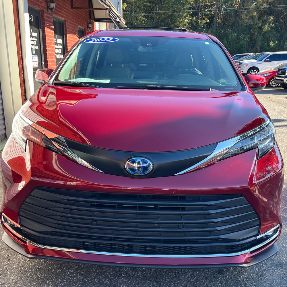 2022 Toyota Sienna XLE 8-Passenger