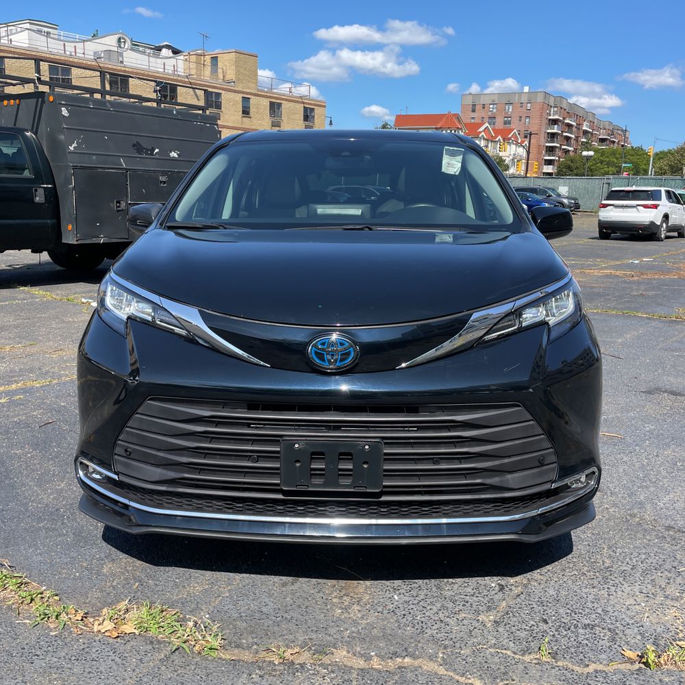 2022 Toyota Sienna XLE 7-Passenger