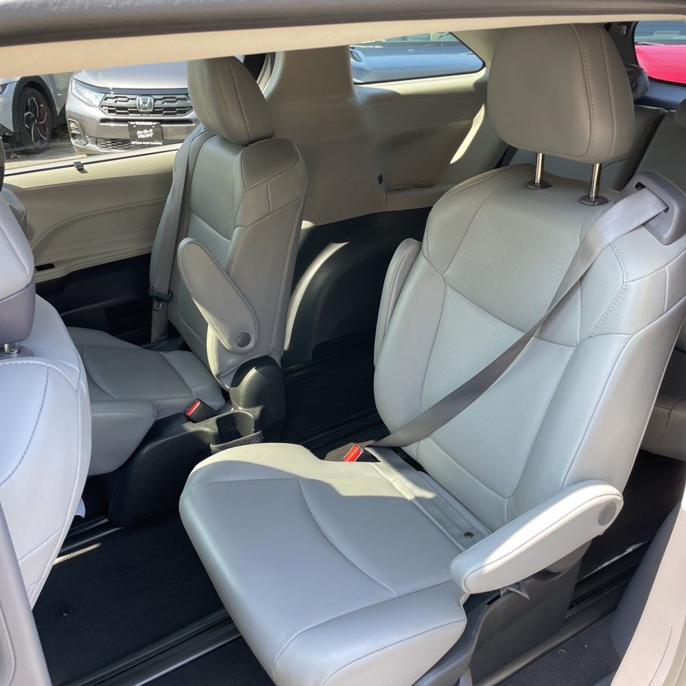 2022 Toyota Sienna XLE 7-Passenger
