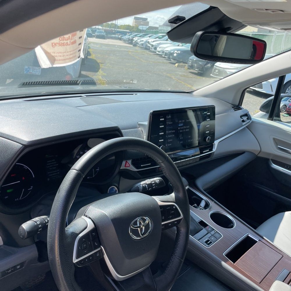 2022 Toyota Sienna XLE 7-Passenger