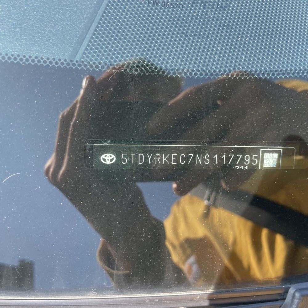 2022 Toyota Sienna XLE 7-Passenger