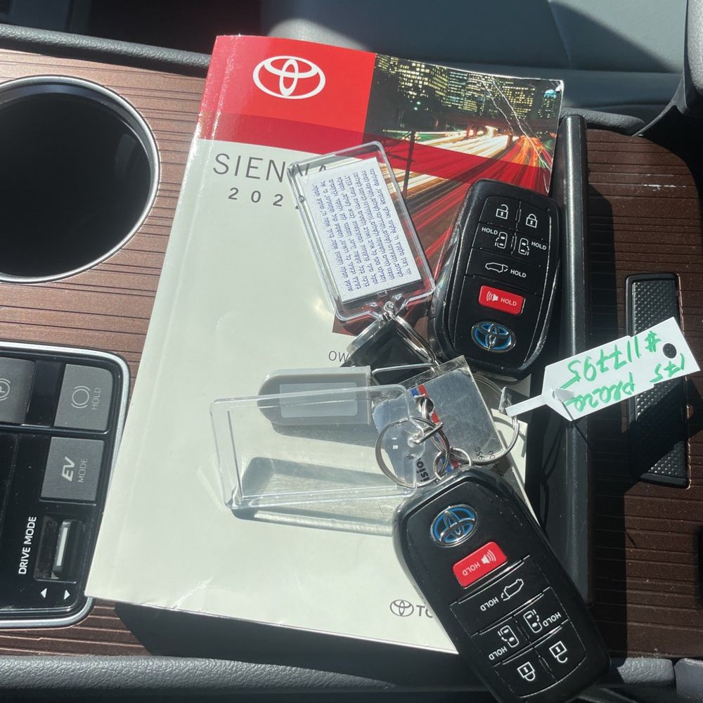 2022 Toyota Sienna XLE 7-Passenger