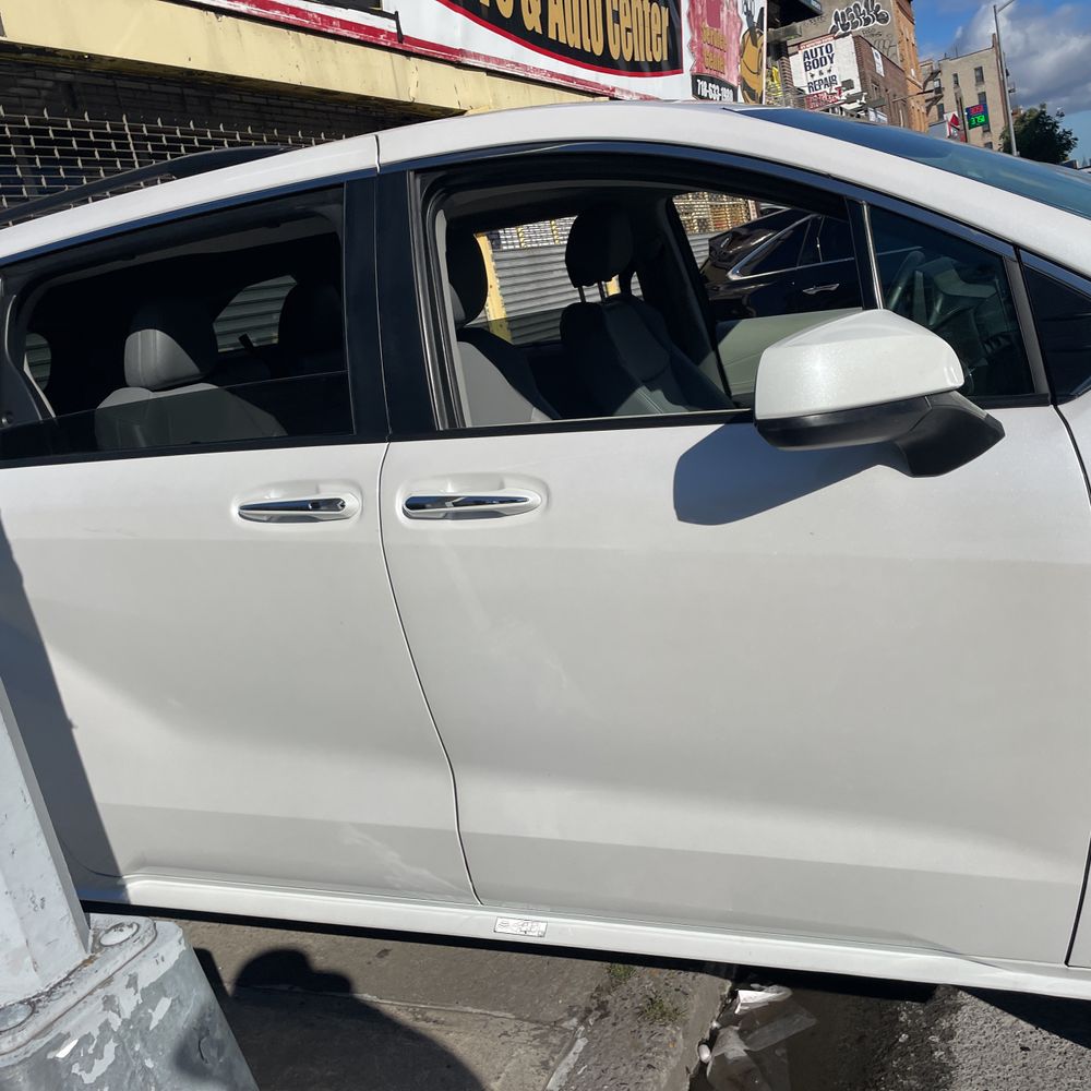 2024 Toyota Sienna XLE 8-Passenger
