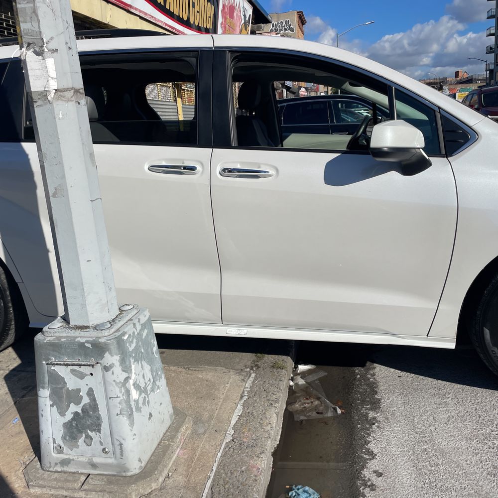2024 Toyota Sienna XLE 8-Passenger