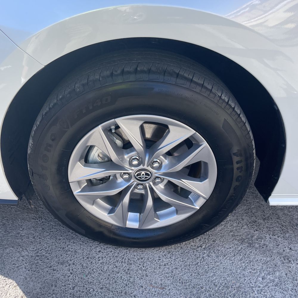 2024 Toyota Sienna XLE 8-Passenger