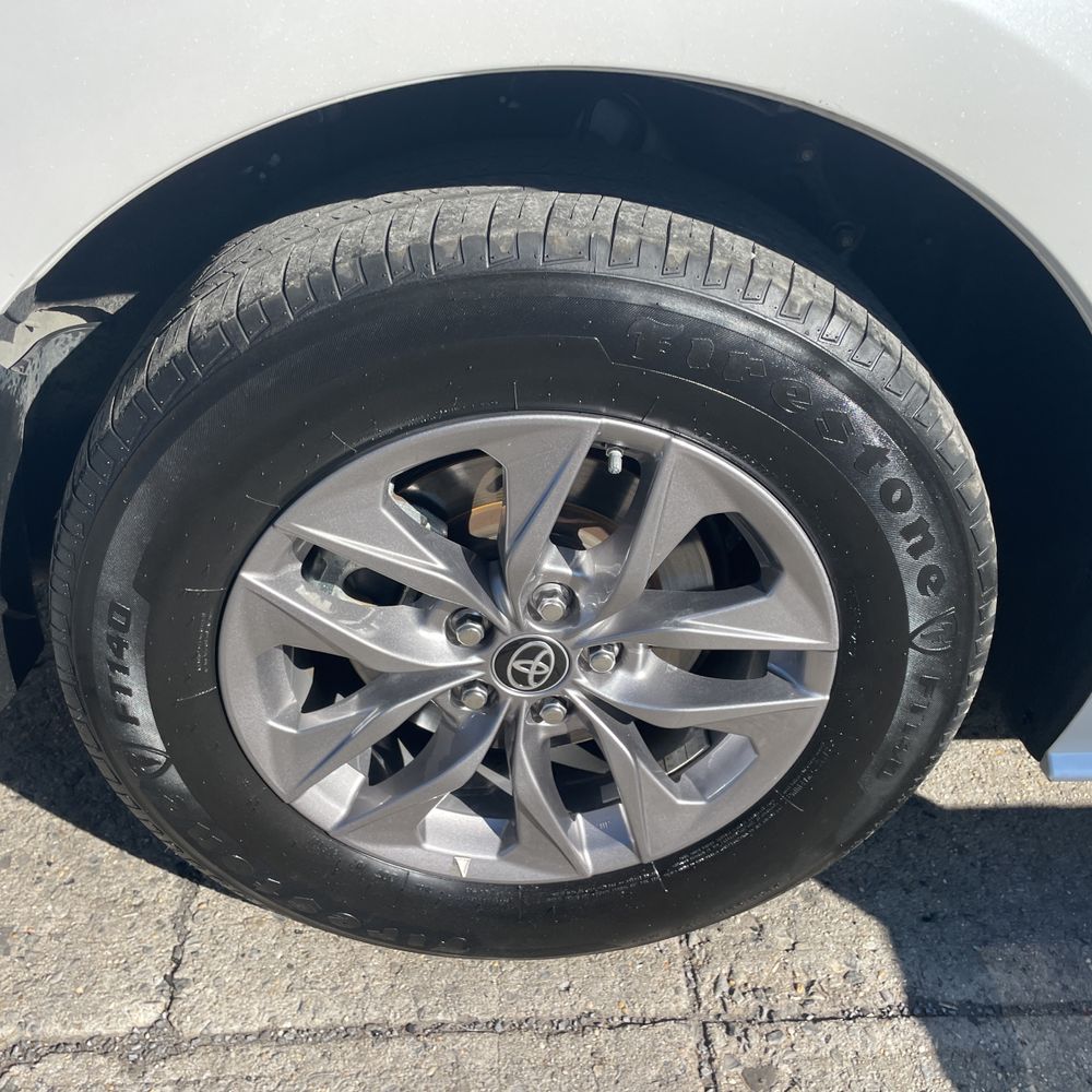 2024 Toyota Sienna XLE 8-Passenger