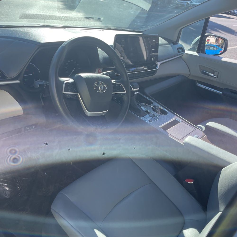 2024 Toyota Sienna XLE 8-Passenger