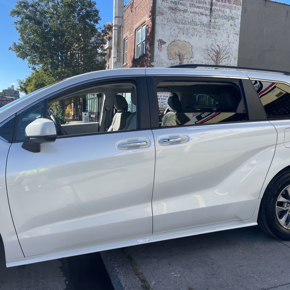 2024 Toyota Sienna XLE 8-Passenger