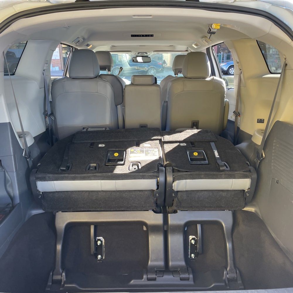 2024 Toyota Sienna XLE 8-Passenger