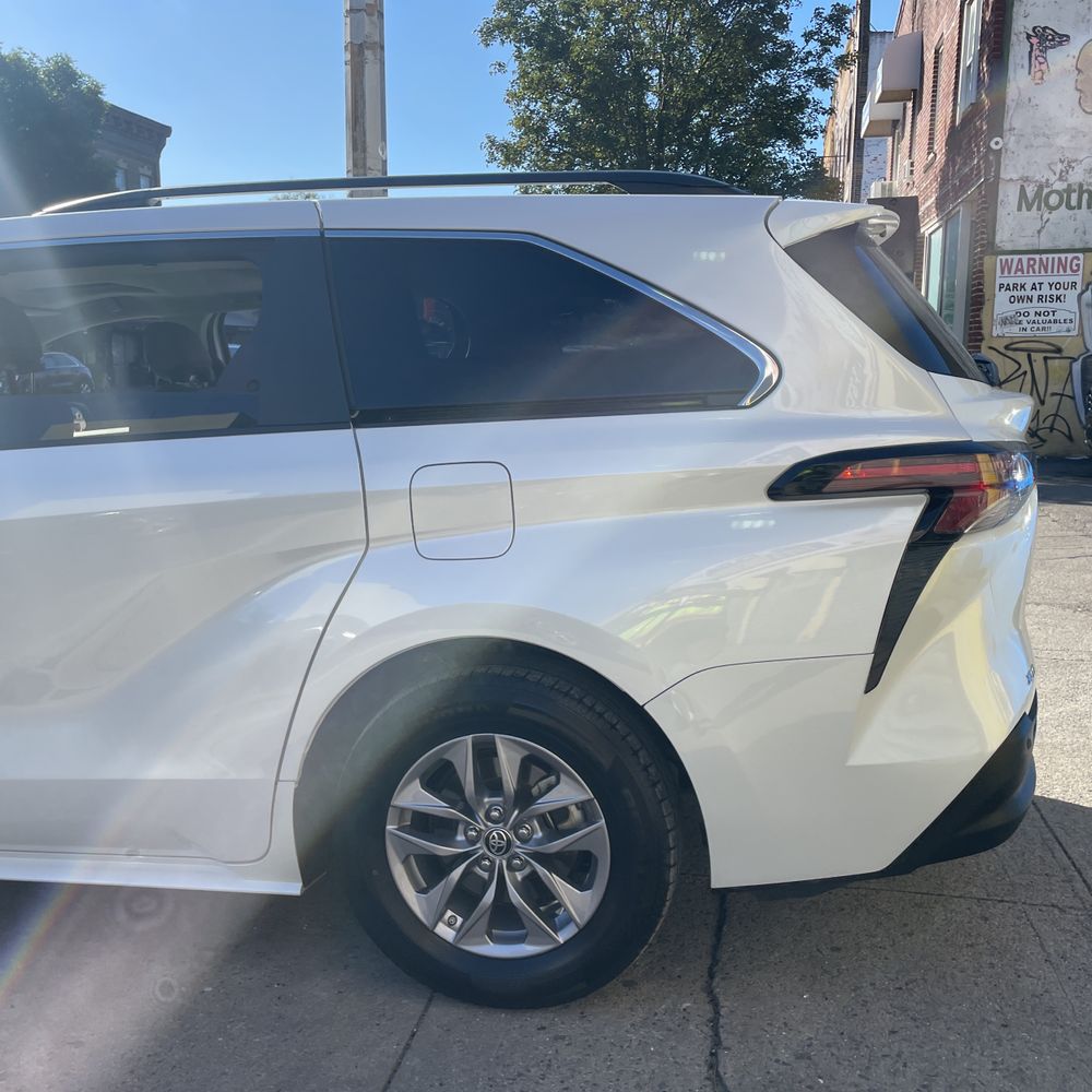 2024 Toyota Sienna XLE 8-Passenger