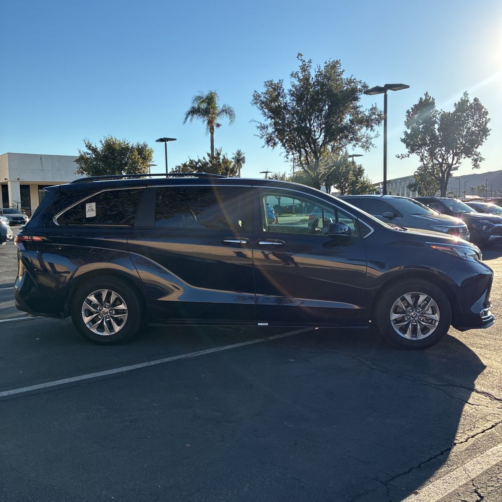 2024 Toyota Sienna XLE 8-Passenger
