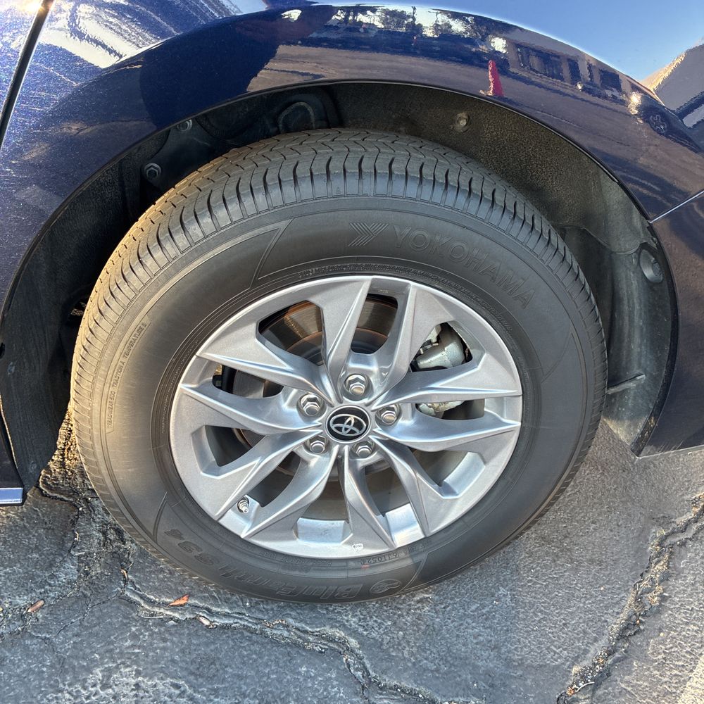 2024 Toyota Sienna XLE 8-Passenger