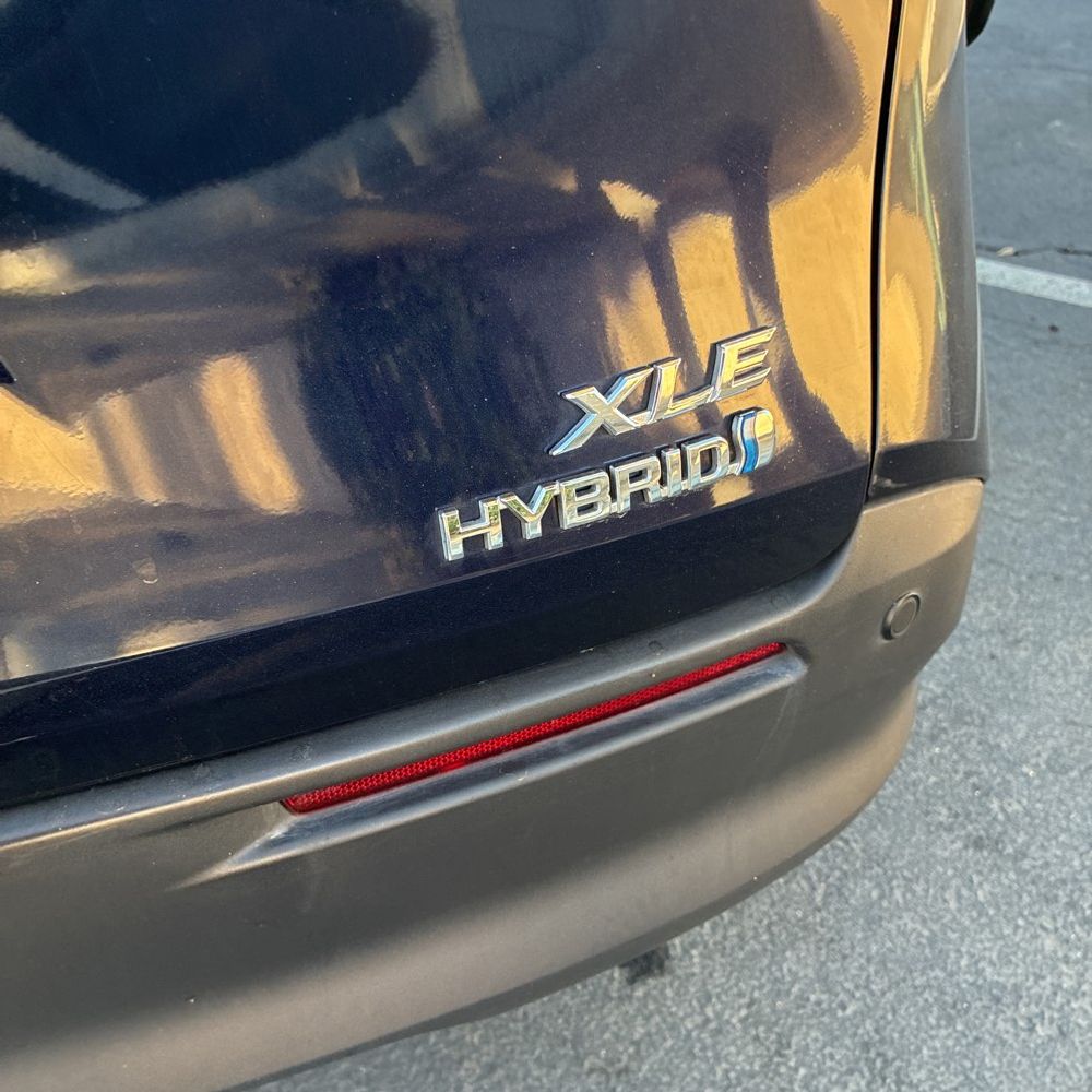 2024 Toyota Sienna XLE 8-Passenger