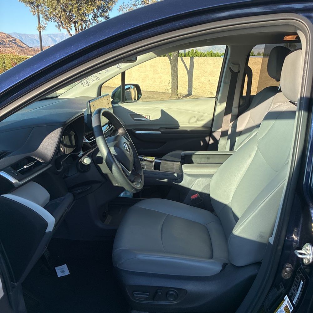 2024 Toyota Sienna XLE 8-Passenger