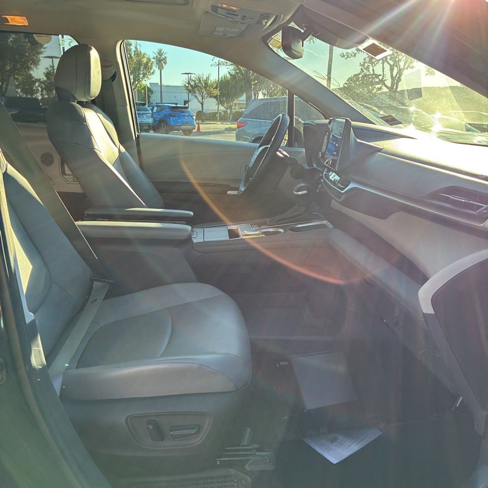 2024 Toyota Sienna XLE 8-Passenger