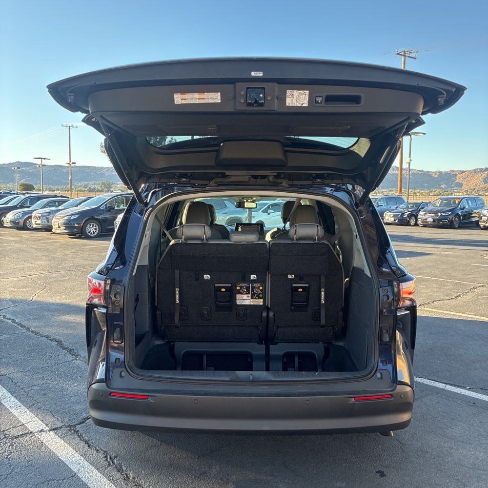 2024 Toyota Sienna XLE 8-Passenger