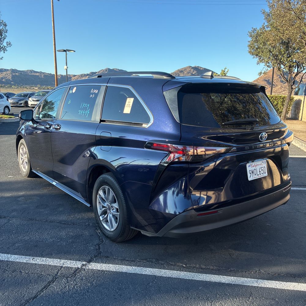 2024 Toyota Sienna XLE 8-Passenger