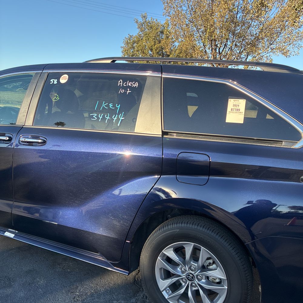 2024 Toyota Sienna XLE 8-Passenger