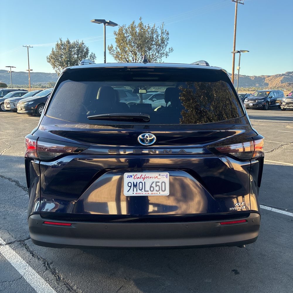 2024 Toyota Sienna XLE 8-Passenger