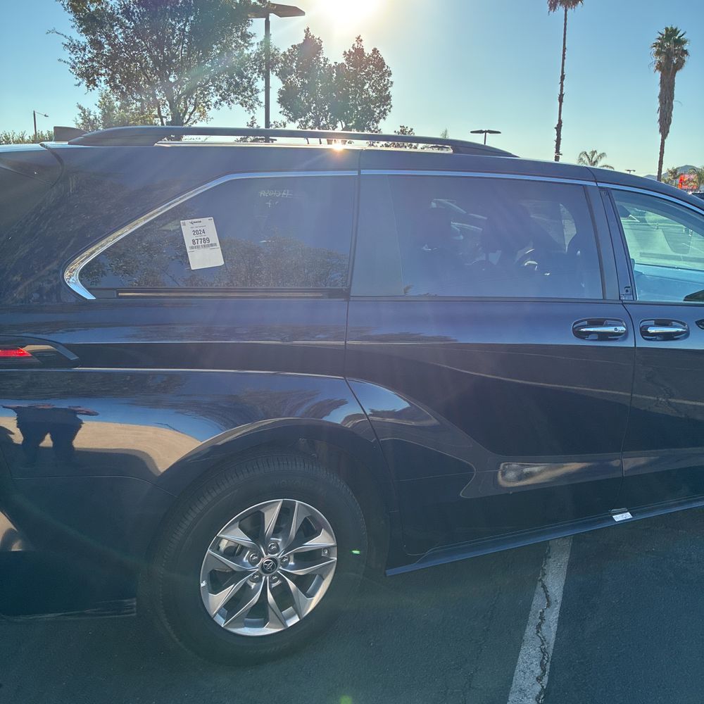 2024 Toyota Sienna XLE 8-Passenger