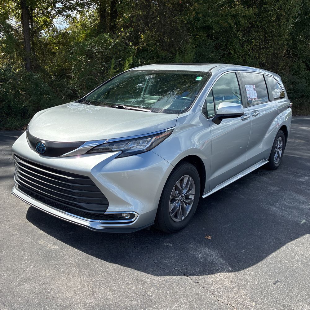 2023 Toyota Sienna XLE 7-Passenger