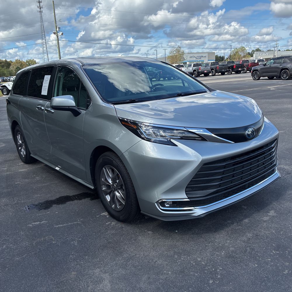 2023 Toyota Sienna XLE 7-Passenger
