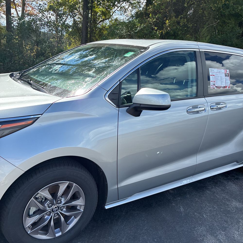 2023 Toyota Sienna XLE 7-Passenger