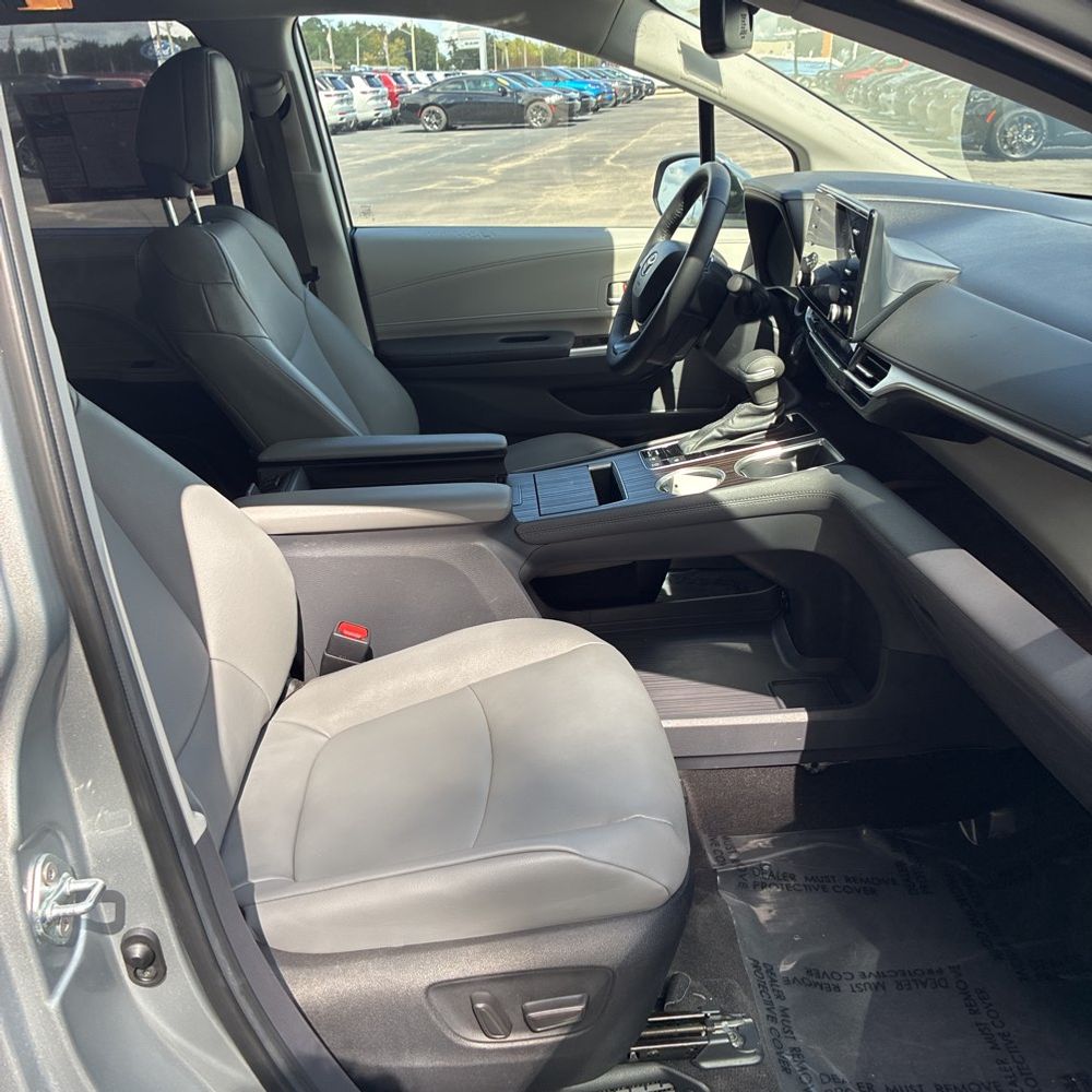 2023 Toyota Sienna XLE 7-Passenger
